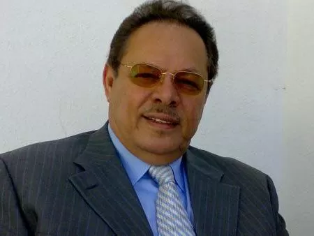 الرئيس علي ناصر محمد يشارك في لقاء يوليو الفكري الثالث