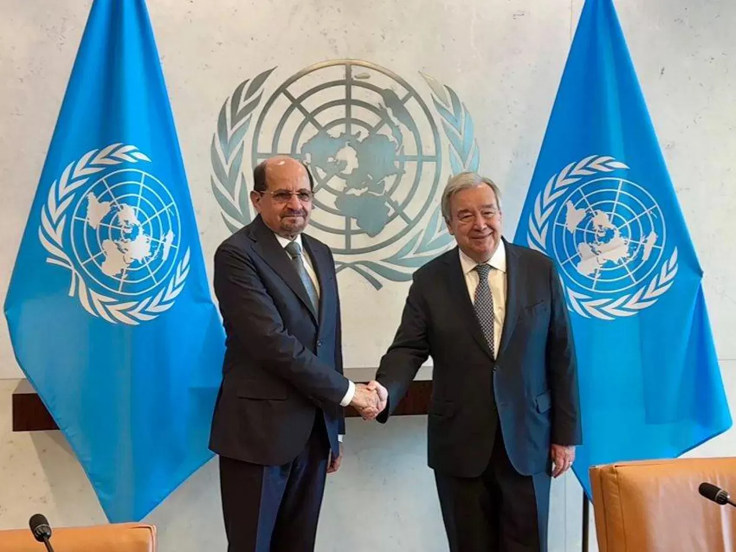 اليمن يطالب برد دولي حازم ضد الحوثيين