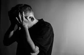 دراسة: مرض الاكتئاب يهدد الرجال المولودين في هذه الأشهر