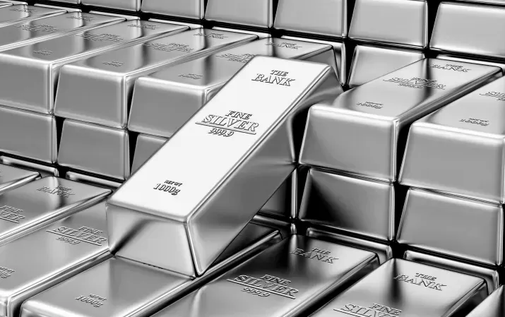 الفضة ترتفع فوق 50 دولارًا للأونصة وسط اضطرابات اقتصادية وجيوسياسية