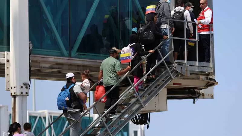 واشنطن تقوم بترحيل المهاجرين إلى بلد مجهول