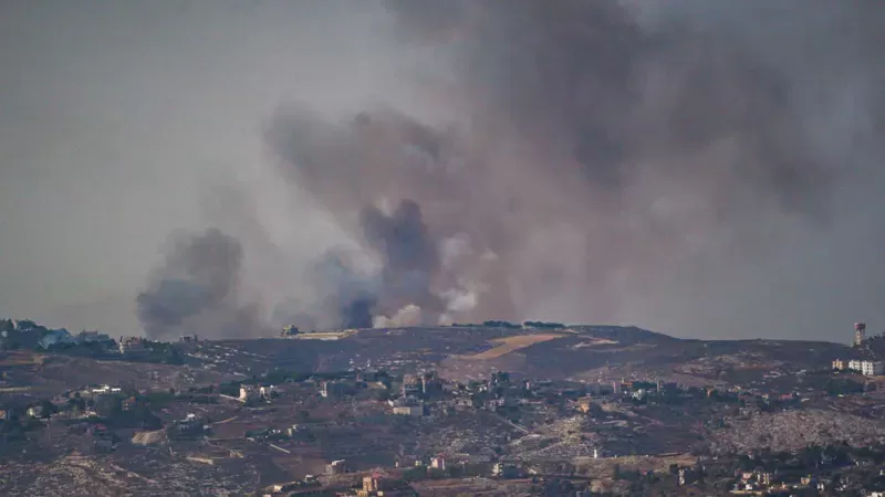 إسرائيل تستهدف سيارة جنوب لبنان وتثير ذعراً بين الطلاب