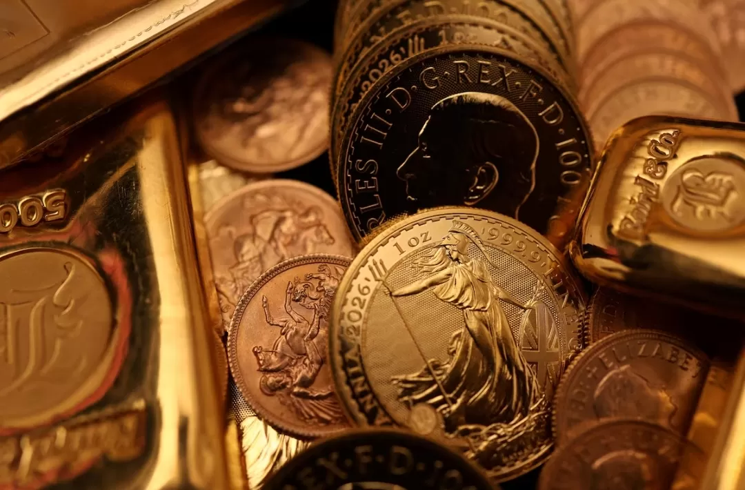 الدولار يضغط على الذهب.. وتلاشي آمال خفض الفائدة يزيد التراجع