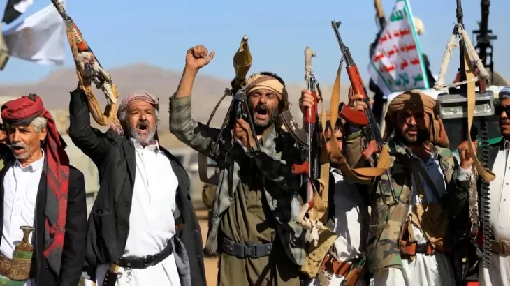 Report: Unprecedented financial distress pushes Houthis to use "threat card" against Riyadh.