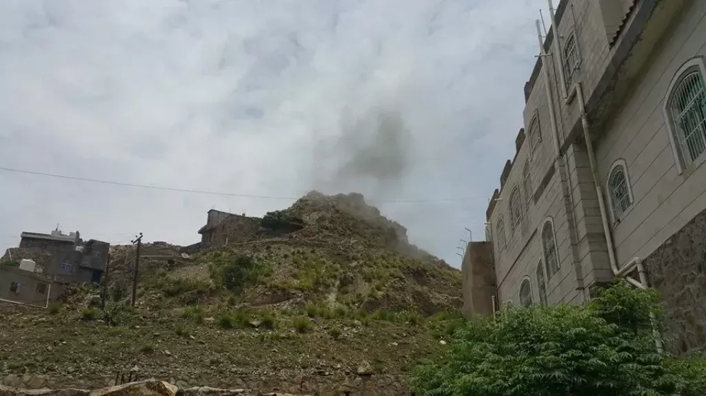 Yemen: Heavy Houthi shelling rocks Taiz... Five explosions and residents in panic.