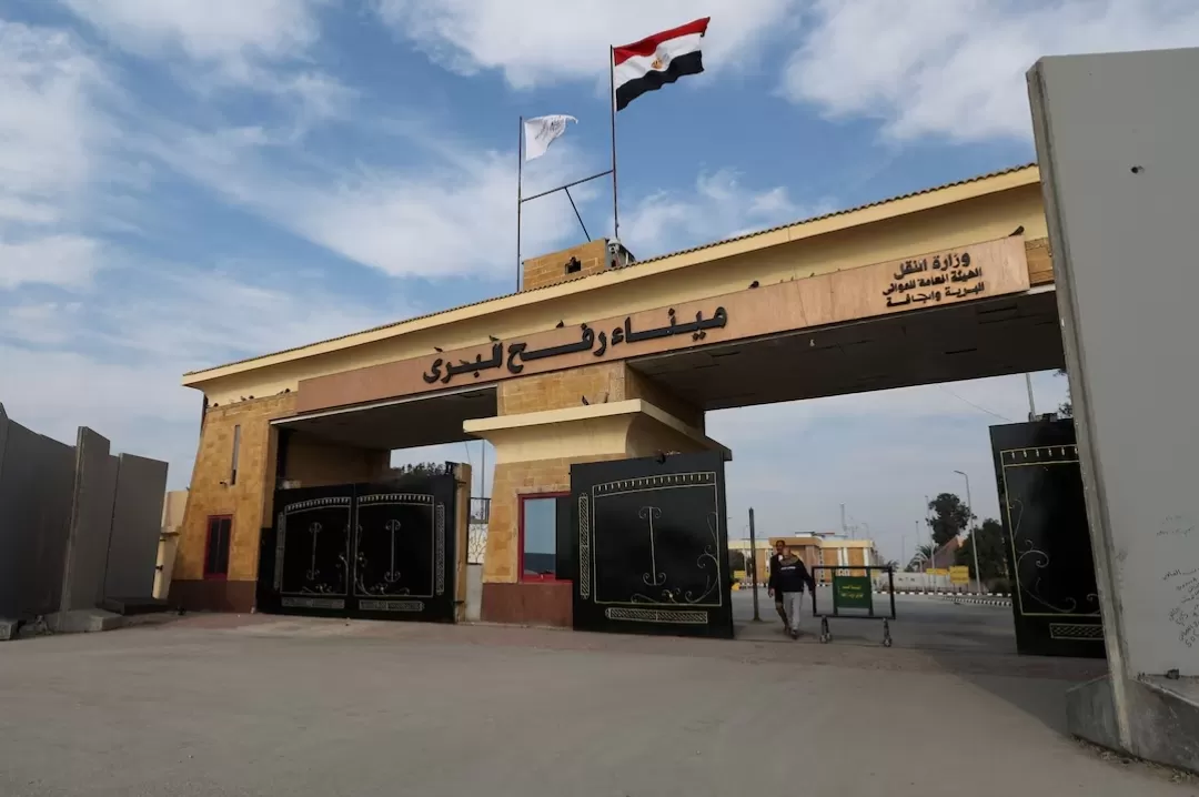 Israeli army announces the imminent opening of the Rafah crossing to allow Gaza residents to enter Egypt.