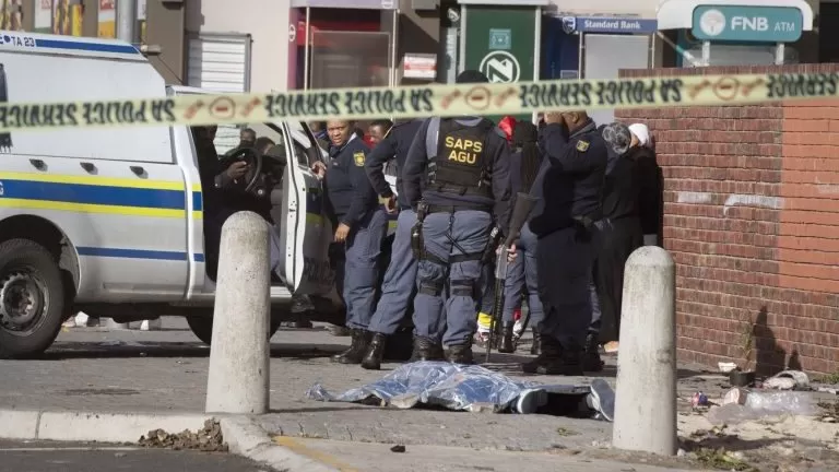 مقتل 10 أشخاص جراء حادث إطلاق نار بجنوب أفريقيا
