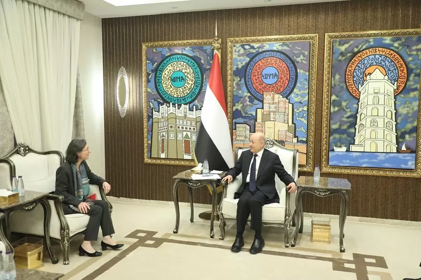 اليمن: العليمي يشيد ببيان مجلس الأمن ويؤكد التزام الدولة بحماية مركزها القانوني