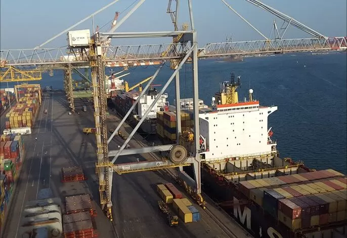 الصين تبدأ مناورات ضخمة وتحذر "القوى الخارجية": لن تمنعونا من استعادة تايوان