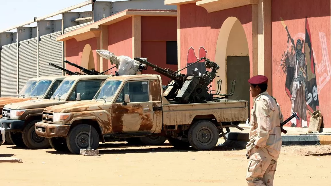 تهريب الذهب والبشر... مثلث العوينات شريان حياة المليشيات الليبية والسودانية