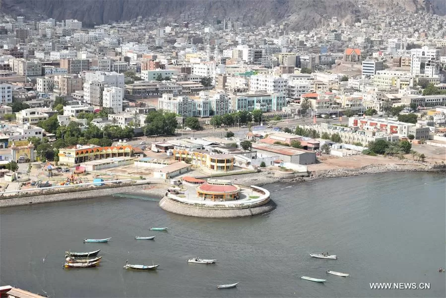 الشرق الأوسط: التحرك الرئاسي يتجه من حضرموت إلى عدن وقرار استعادة المعسكرات «سيادي وغير قابل للتراجع»